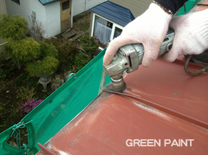 ひどいサビには電動工具を使用